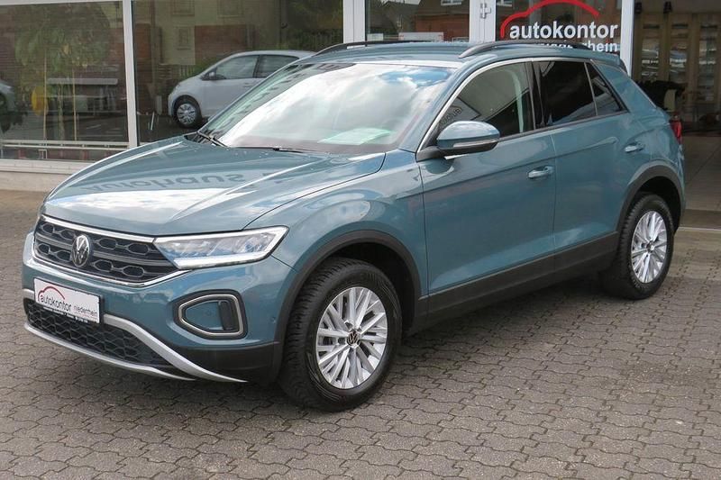 Blau Gebraucht 2024 VW T-Roc Life SUV | 21.499 € (Guter Preis) - Bild 1/4