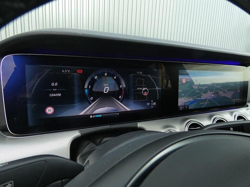 Gebraucht Mercedes E220 Avantgarde 194 PS (142 kW) 2017 Selenitgrau Limousine