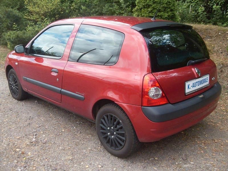Gebraucht Renault Clio II Extreme 58 PS (42 kW) 2003 Rot Limousine