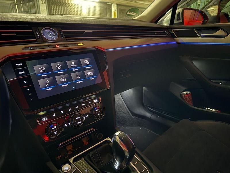 Silber Gebraucht 2017 VW Passat GTE Kombi | 18.990 € (Fairer Preis) - Bild 1/4