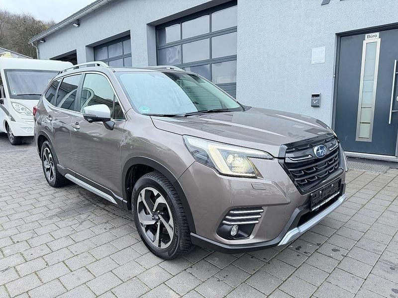 Grau Gebraucht 2022 Subaru Forester Platinum SUV | 23.950 € (Fairer Preis) - Bild 1/4