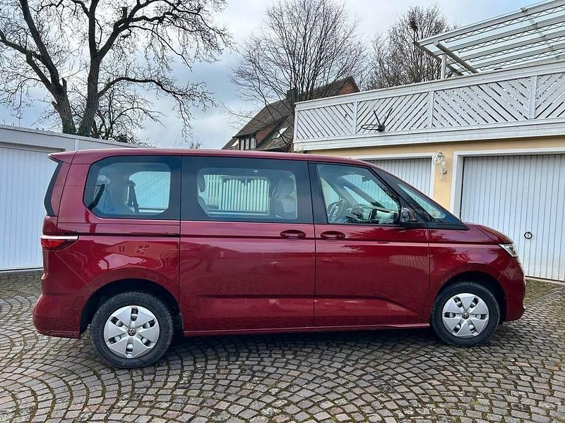 Gebraucht VW Multivan 136 PS (100 kW) 2024 Rot Van