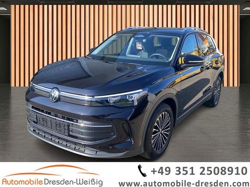 Deep black perleffekt Gebraucht 2024 VW Tiguan Life SUV | 32.980 € (Superpreis) - Bild 1/3