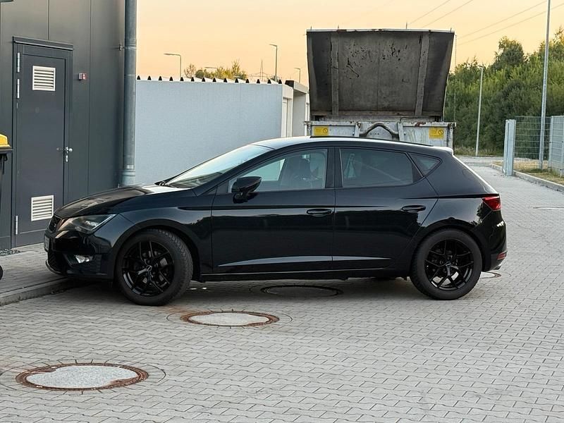 Schwarz Gebraucht 2014 Seat Leon FR Limousine | 9.850 € (Teuer) - Bild 1/4