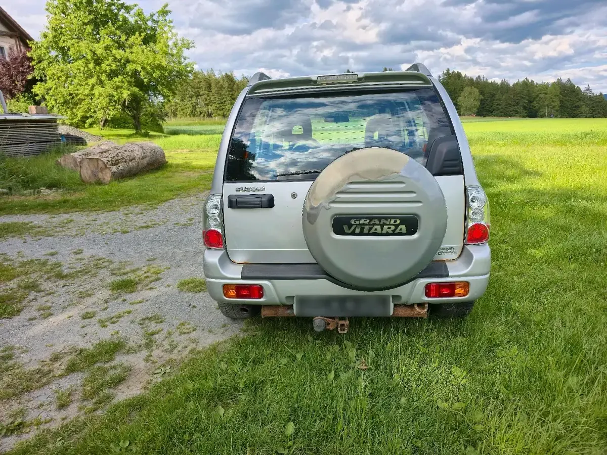 Gebraucht Suzuki Grand Vitara 128 PS (94 kW) 2004 Silber SUV