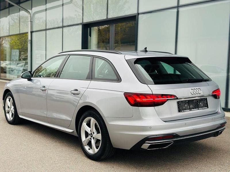Second-hand Audi A4 Advanced 163 CP (119 kW) 2023 Argintiu Break