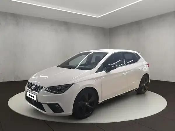 Weiß Gebraucht 2021 Seat Ibiza FR Limousine | 15.450 € (Fairer Preis) - Bild 1/4
