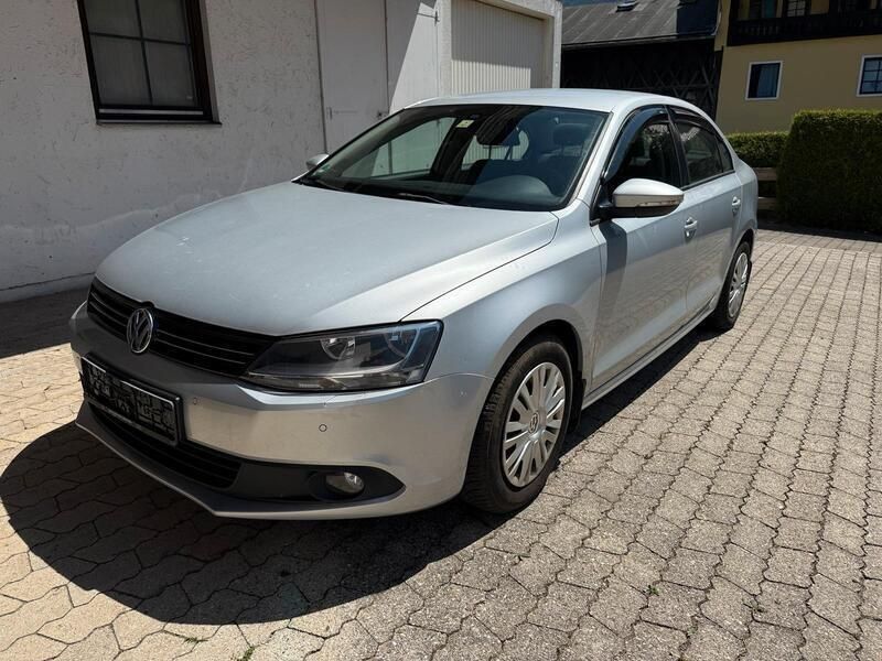 Silber Gebraucht 2012 VW Jetta Limousine | 4.990 € (Guter Preis) - Bild 1/4
