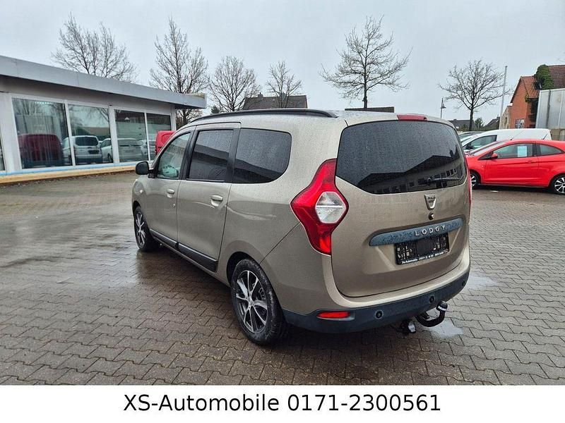 Gebraucht Dacia Lodgy Lauréate 90 PS (66 kW) 2012 Gold Van / Kleinbus