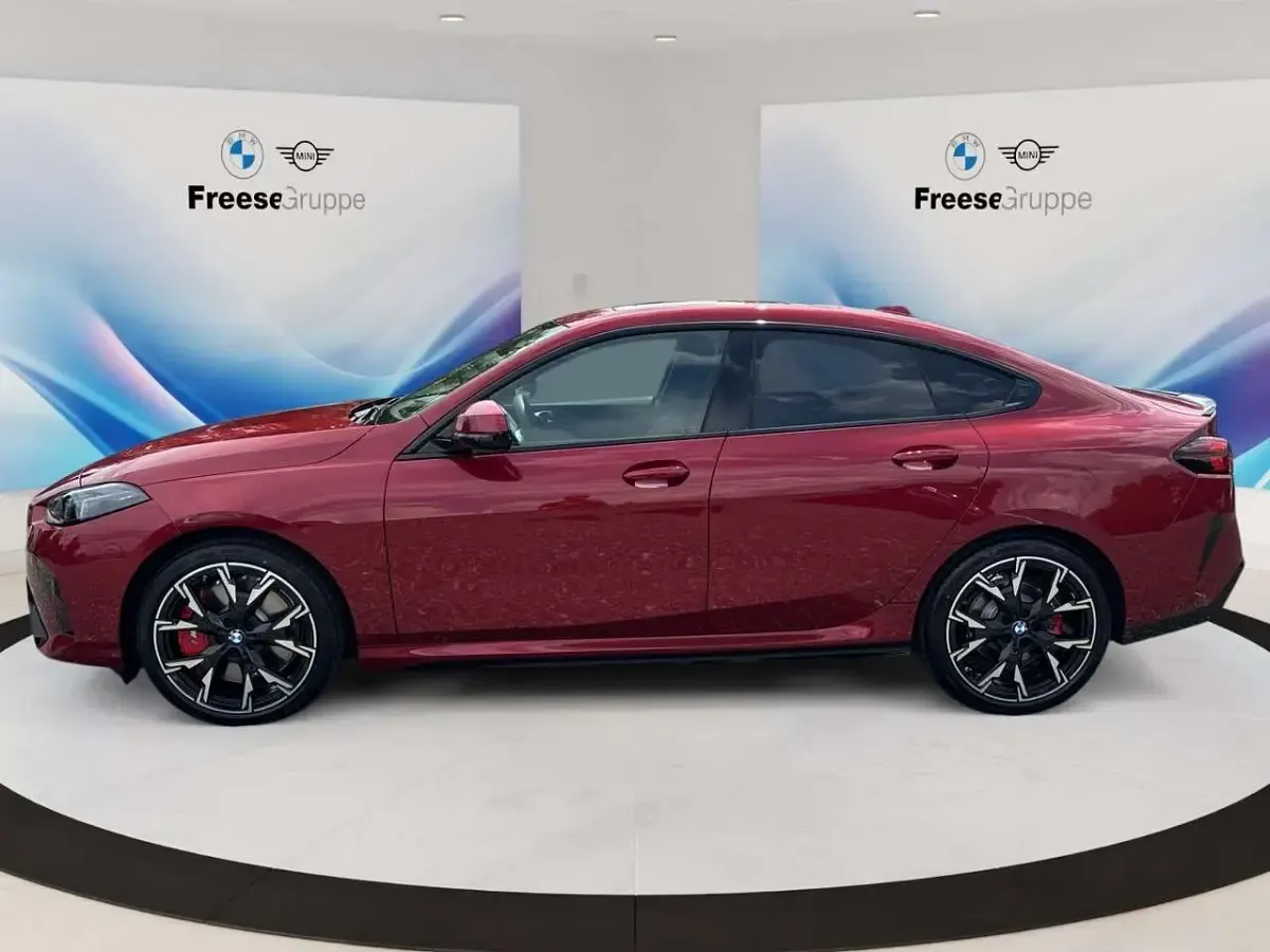 Neu BMW 220 Gran Coupé Performance 170 PS (125 kW) 2026 Dragon fire rot Coupé