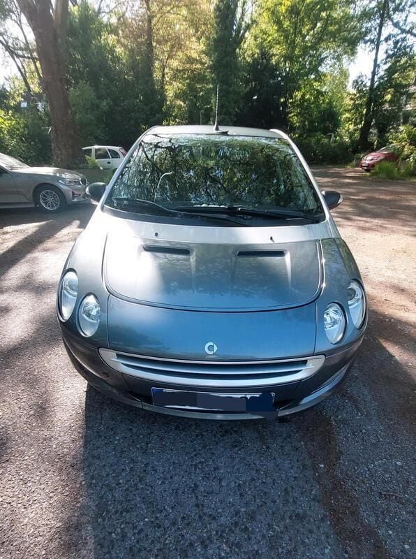 Grau Gebraucht 2004 Smart ForFour Pulse Kleinwagen | 2.400 € (Teuer) - Bild 1/4