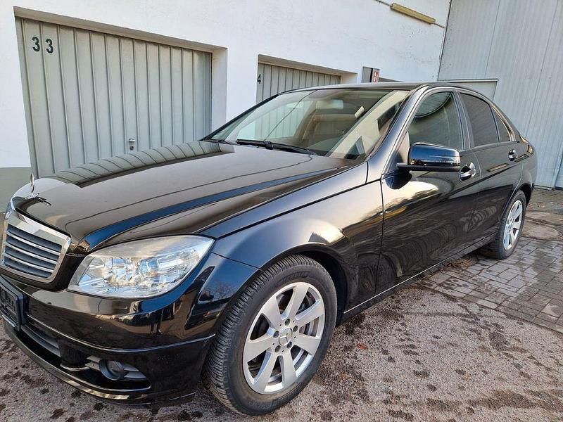 Gebraucht Mercedes C180 156 PS (114 kW) 2010 Schwarz Limousine