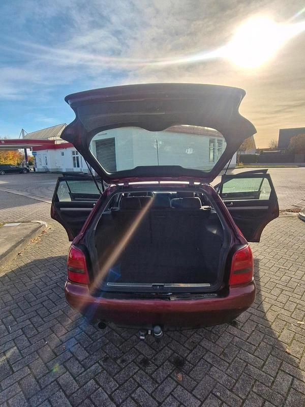 Gebraucht Audi A4 125 PS (91 kW) 1998 Rot Kombi