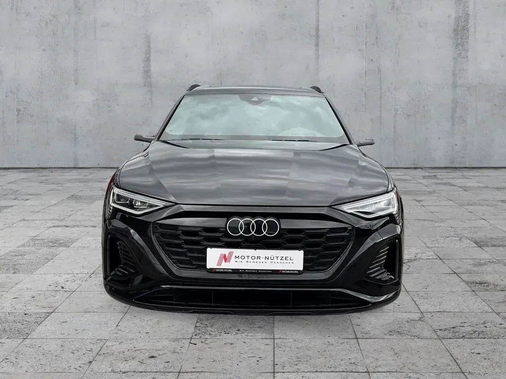 Gebraucht Audi Q8 Sportback e-tron S-Line 300 kW (408 PS) 2023 Mythosschwarz metallic SUV