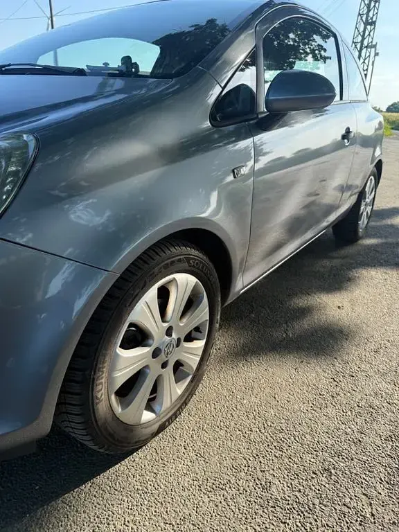 Używany Opel Corsa 60 KM (44 kW) 2010 Szary Hatchback