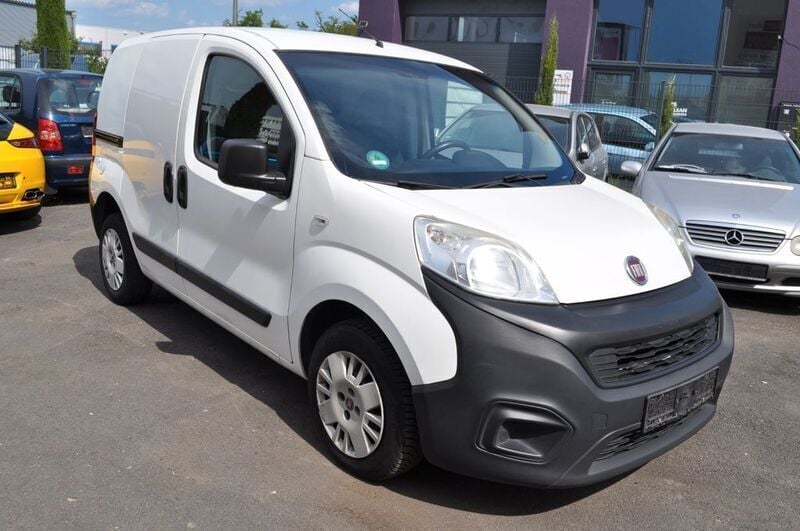 Weiß Gebraucht 2016 Fiat Fiorino Van / Kleinbus | 5.650 € (Fairer Preis) - Bild 1/4