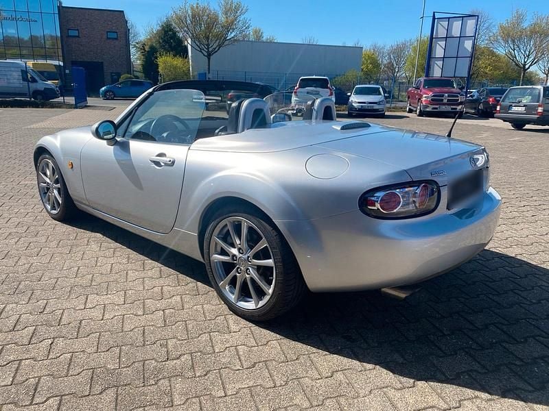 Second-hand Mazda MX5 126 CP (92 kW) 2008 Argintiu Cabrio