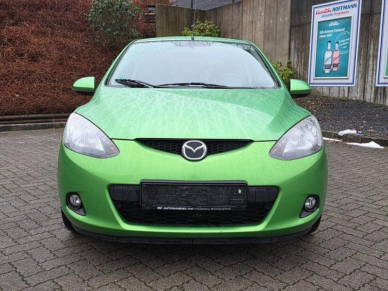 Grün Gebraucht 2009 Mazda 2 Inclusive Limousine | 2.491 € (Guter Preis) - Bild 1/4