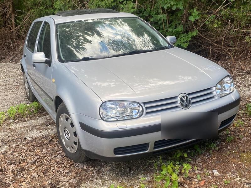 Silber Gebraucht 2000 VW Golf IV Limousine | 800 € (Superpreis) - Bild 1/4