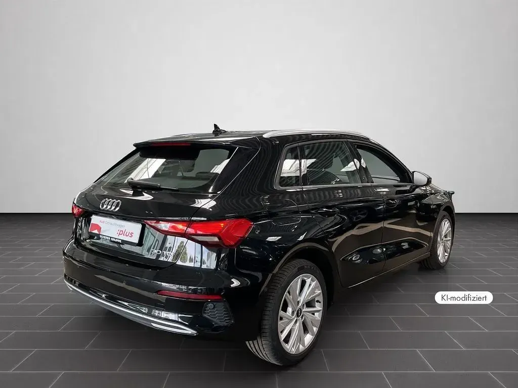 Gebraucht Audi A3 Advanced Plus 116 PS (85 kW) 2021 Schwarz Limousine