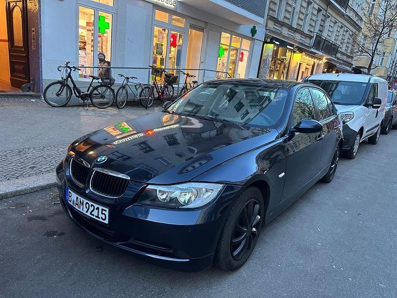 Blau Gebraucht 2008 BMW 318 Limousine | 3.600 € (Guter Preis) - Bild 1/4