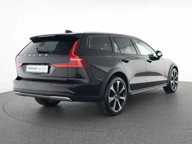 Gebraucht Volvo V60 CC 145 PS (106 kW) 2024 Kombi