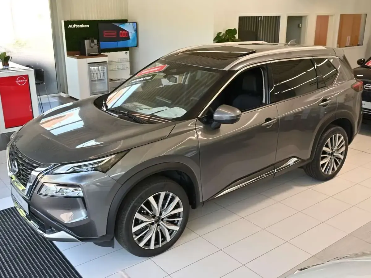 Neu Nissan X-Trail Tekna+ 163 PS (119 kW) 2025 Gun metallic (m) SUV