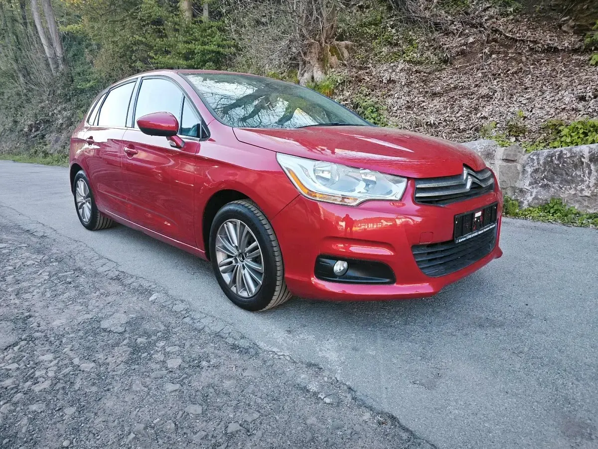 Used Citroën C4 120 HP (88 kW) 2010 Red Sedan