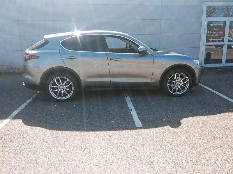 Gebraucht Alfa Romeo Stelvio Super 200 PS (147 kW) 2017 Grau SUV
