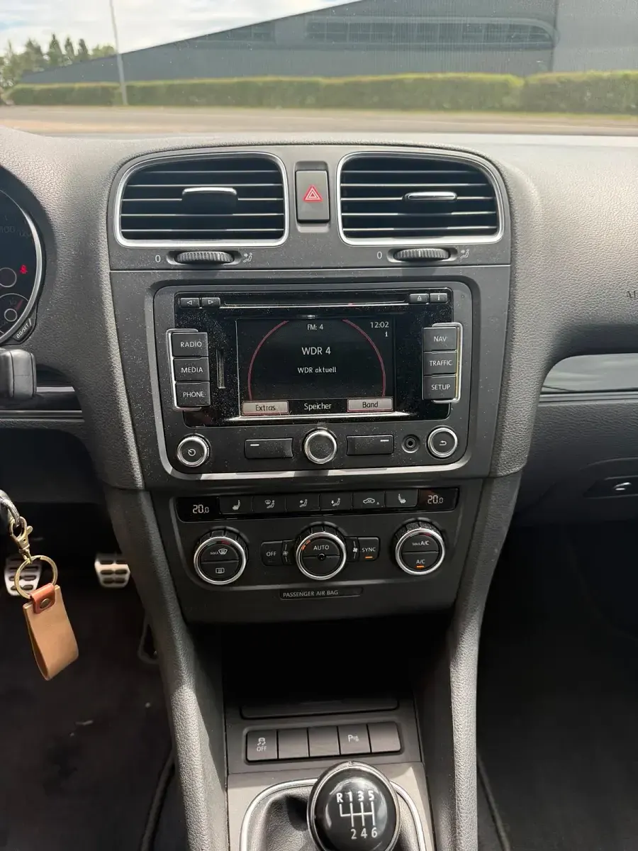 Gebraucht VW Golf Cabriolet 122 PS (89 kW) 2013 Cabrio