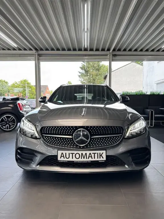 Gebraucht Mercedes C300 AMG line 245 PS (180 kW) 2019 Grau Kombi