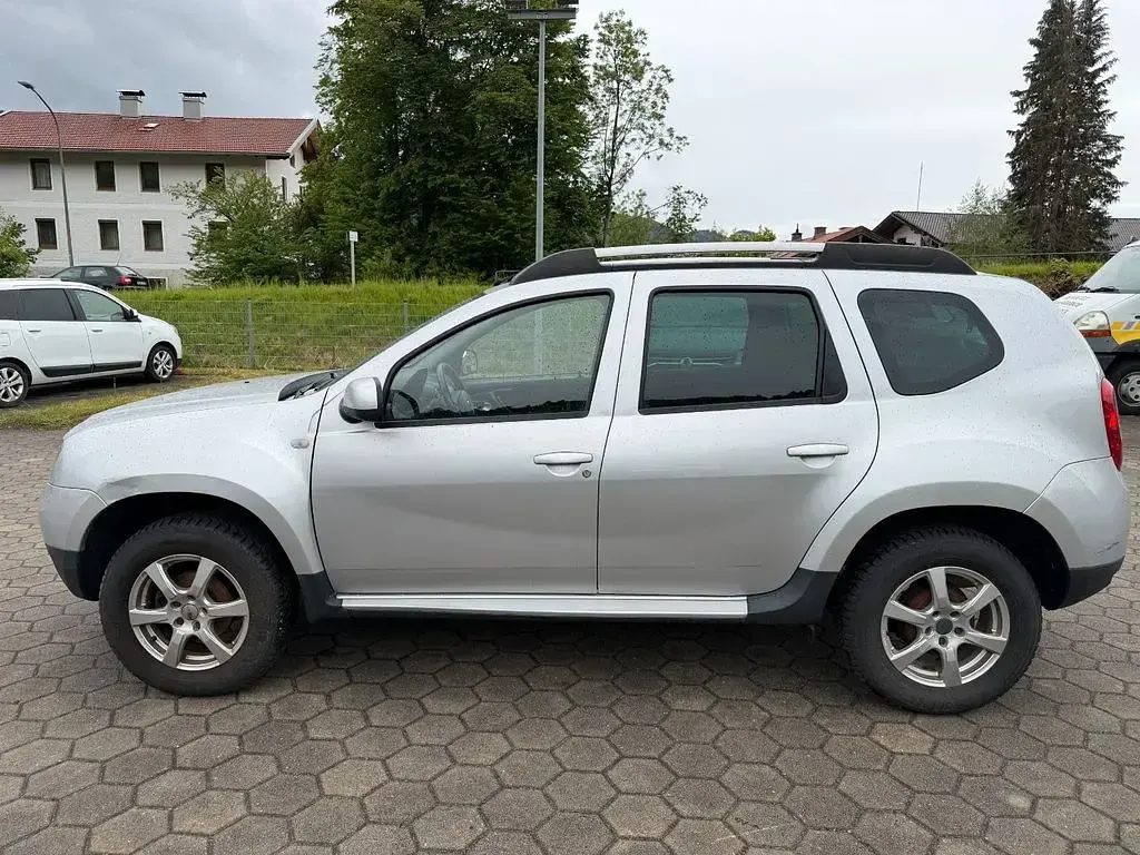 Gebraucht Dacia Duster Lauréate 105 PS (77 kW) 2010 Grau SUV