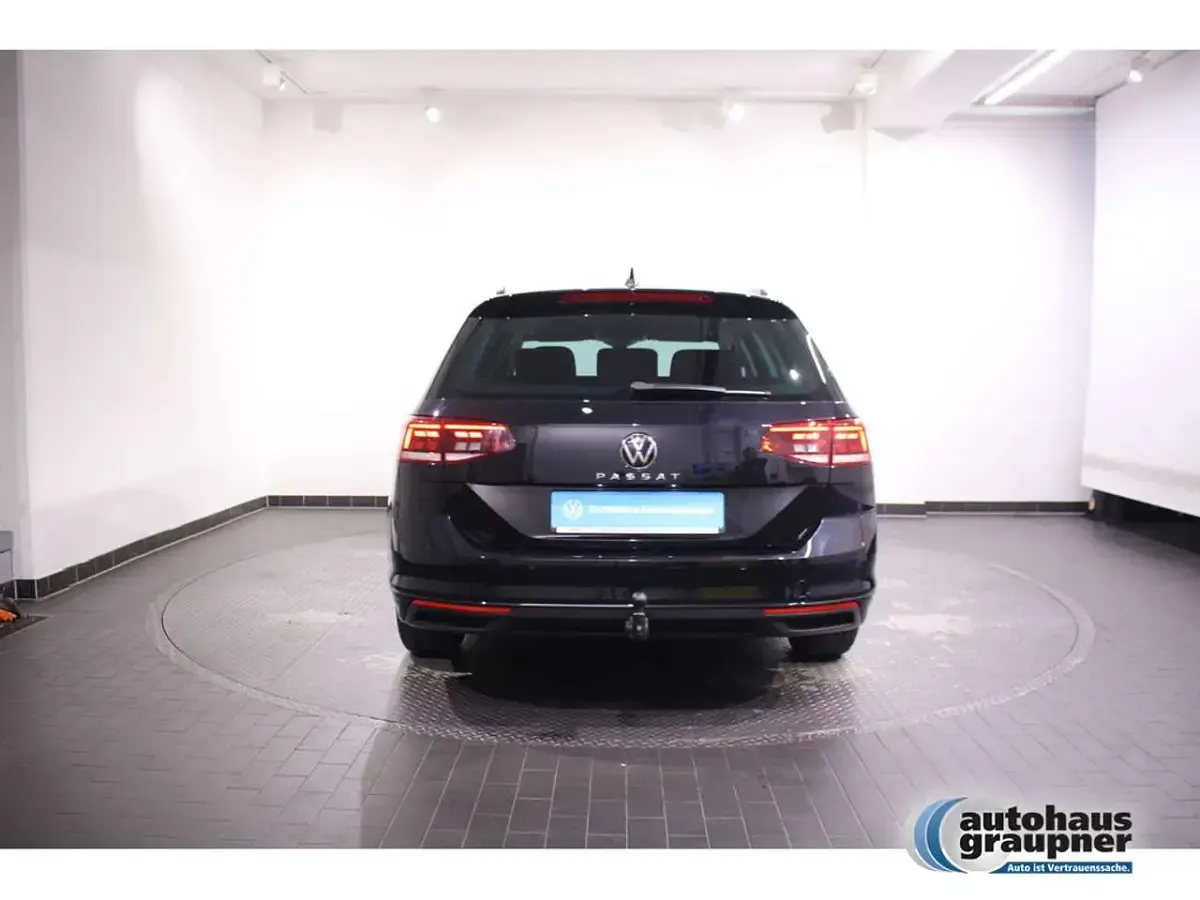 Gebraucht VW Passat Business 150 PS (110 kW) 2021 Schwarz / deep black Kombi