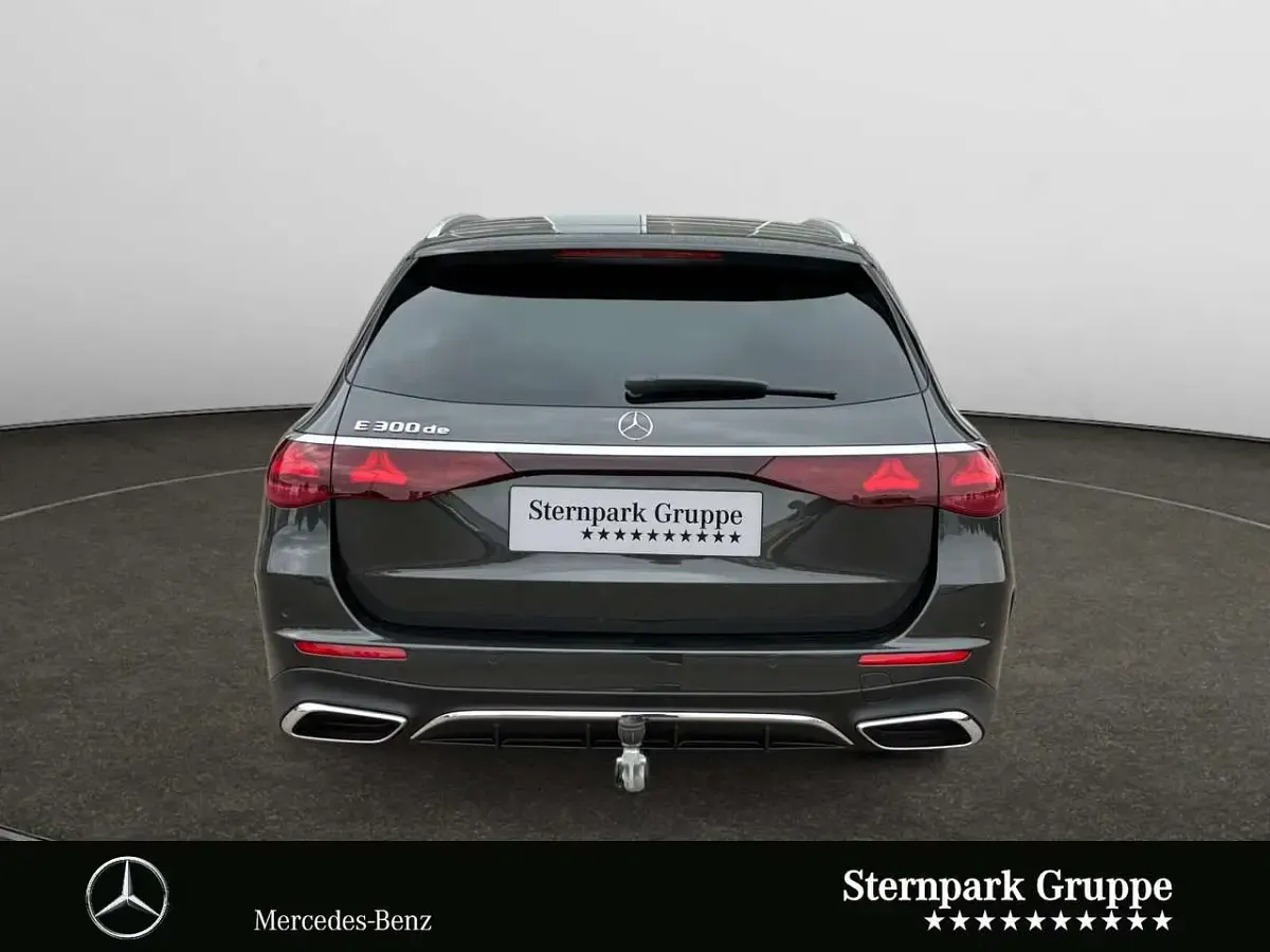 Gebraucht Mercedes E300 AMG 313 PS (230 kW) 2025 Lack graphitgrau Kombi