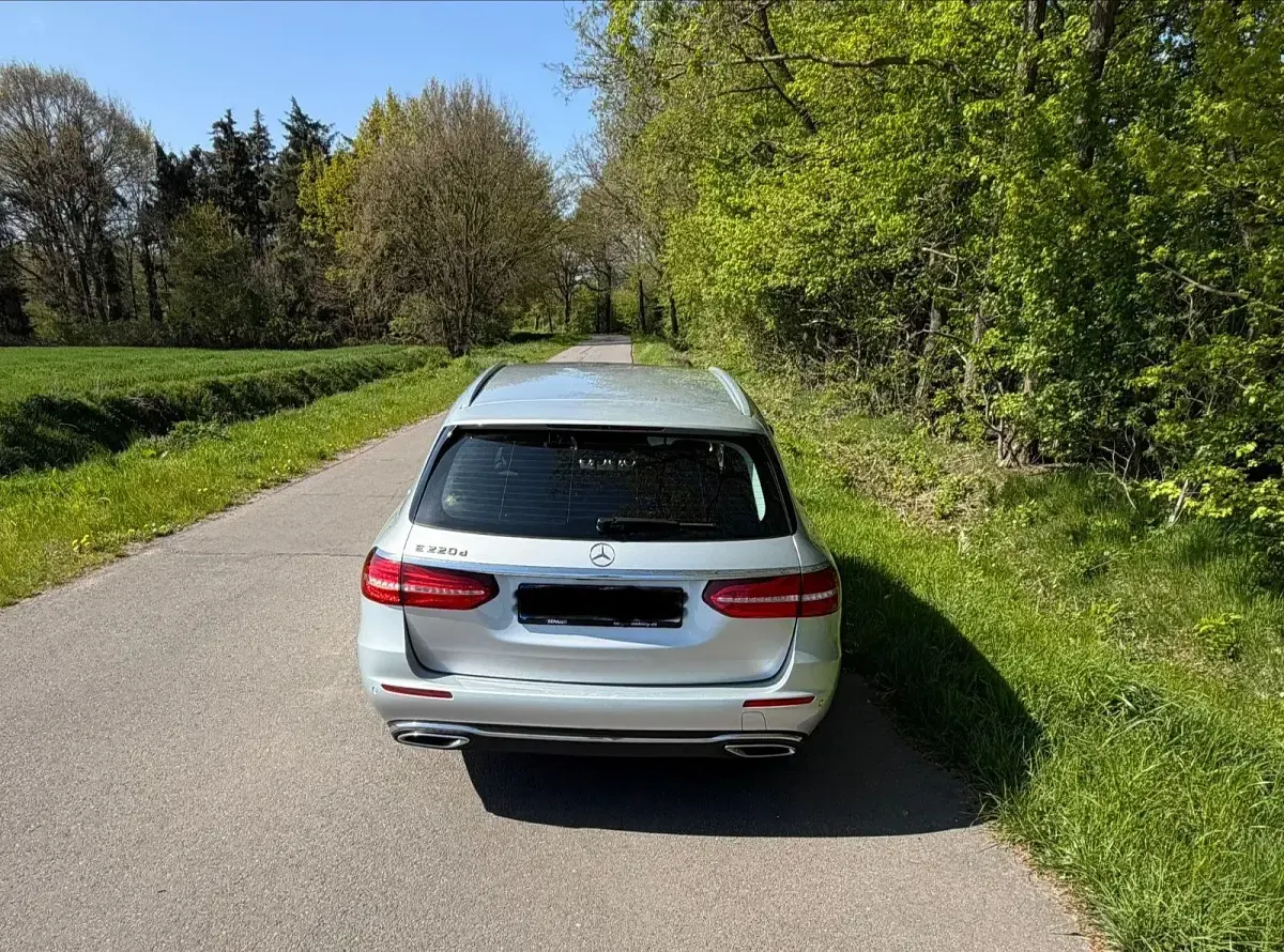 Usata Mercedes E220 194 CV (142 kW) 2017 Argento Berlina