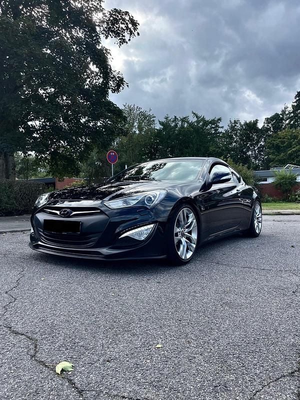 Schwarz Gebraucht 2014 Hyundai Genesis Coupé | 13.200 € - Bild 1/4