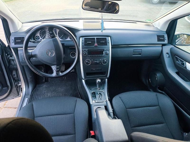 Gebraucht Mercedes B170 116 PS (85 kW) 2005 Grau Van / Kleinbus