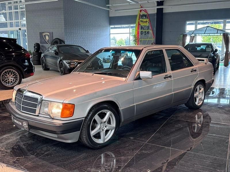 Silber Gebraucht 1992 Mercedes 190 AMG Limousine | 59.995 € - Bild 1/4