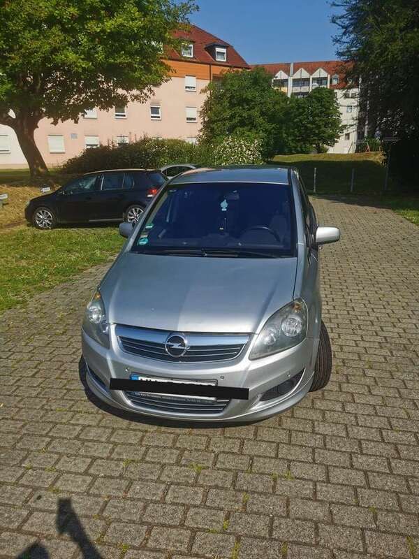 Gebraucht 2010 Opel Zafira Innovation Van / Kleinbus | 3.300 € (Fairer Preis) - Bild 1/4