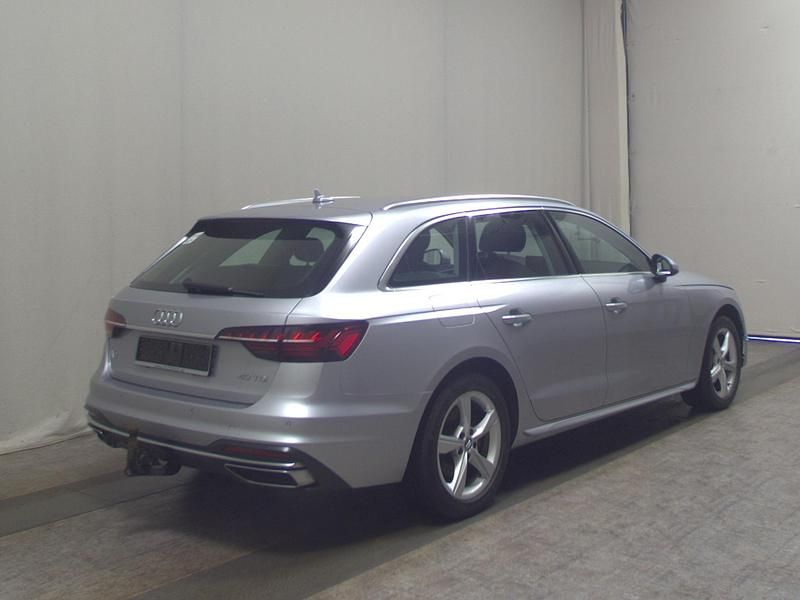 Gebraucht Audi A4 Advanced 190 PS (139 kW) 2020 Grau Kombi