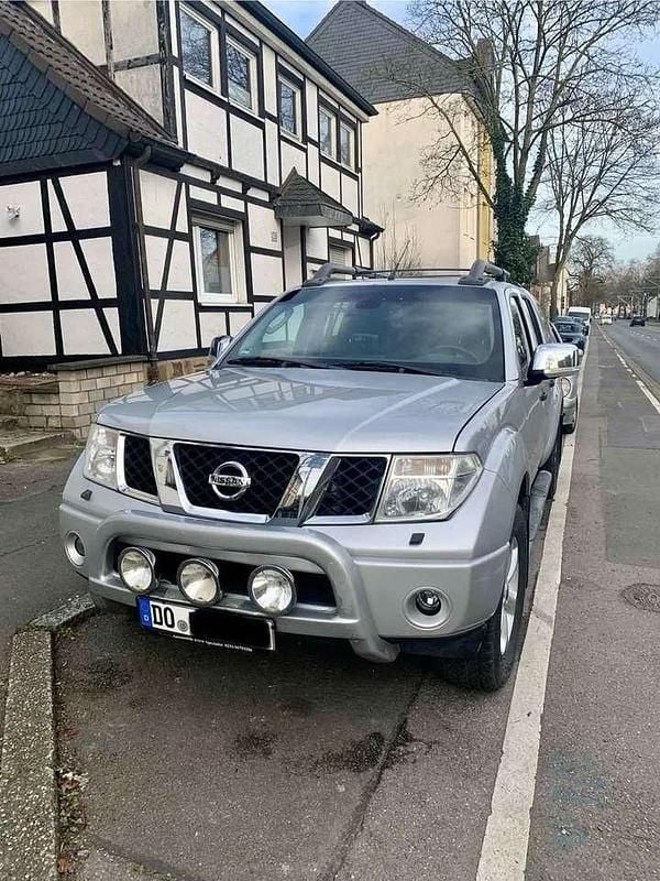 Gebraucht Nissan Navara 171 PS (125 kW) 2010 Silber Pickup
