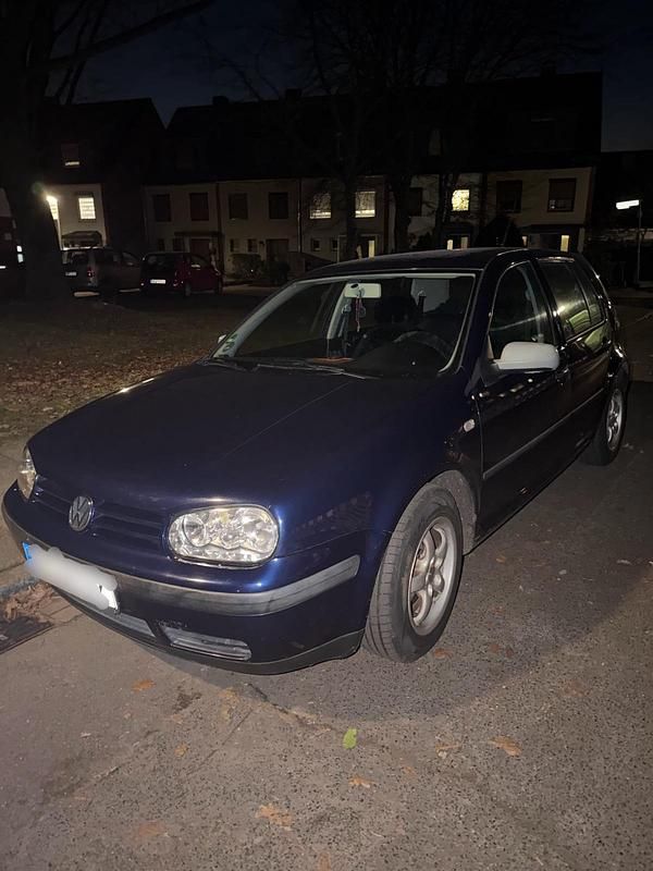 Gebraucht VW Golf IV 75 PS (55 kW) 2001 Blau Kleinwagen