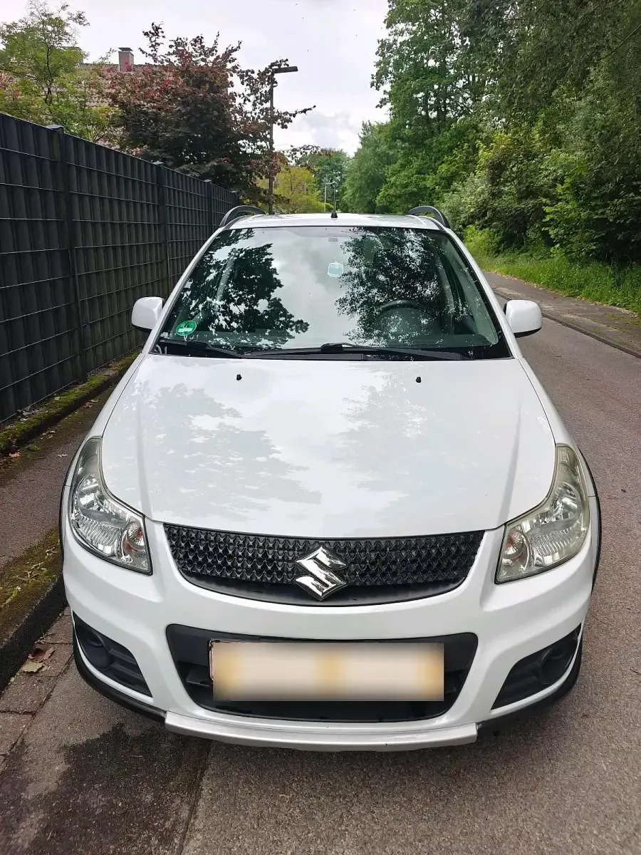 Gebraucht Suzuki SX4 129 PS (94 kW) 2012 Weiß SUV