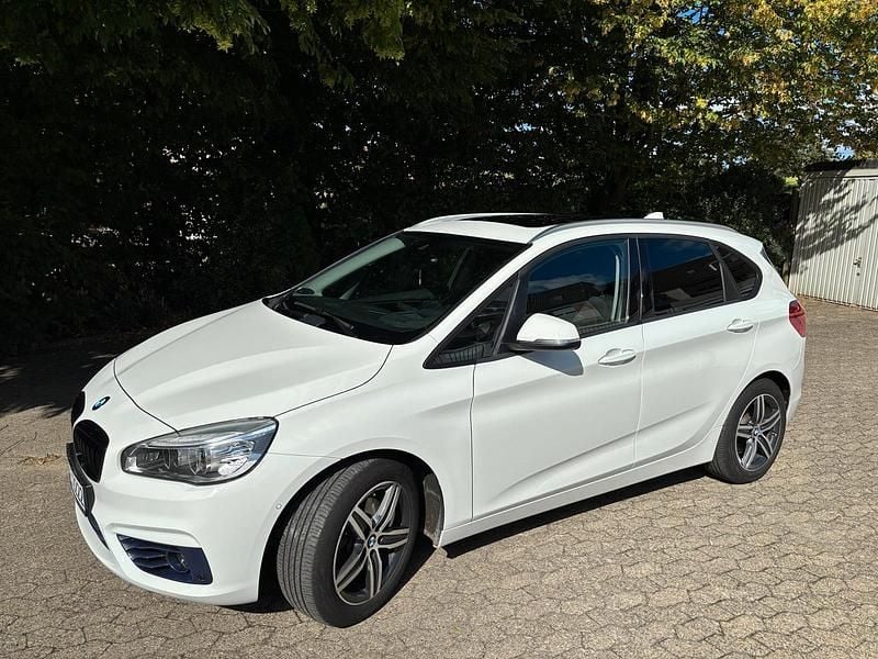 Weiß Gebraucht 2014 BMW 220 Performance Kombi | 15.200 € (Fairer Preis) - Bild 1/4