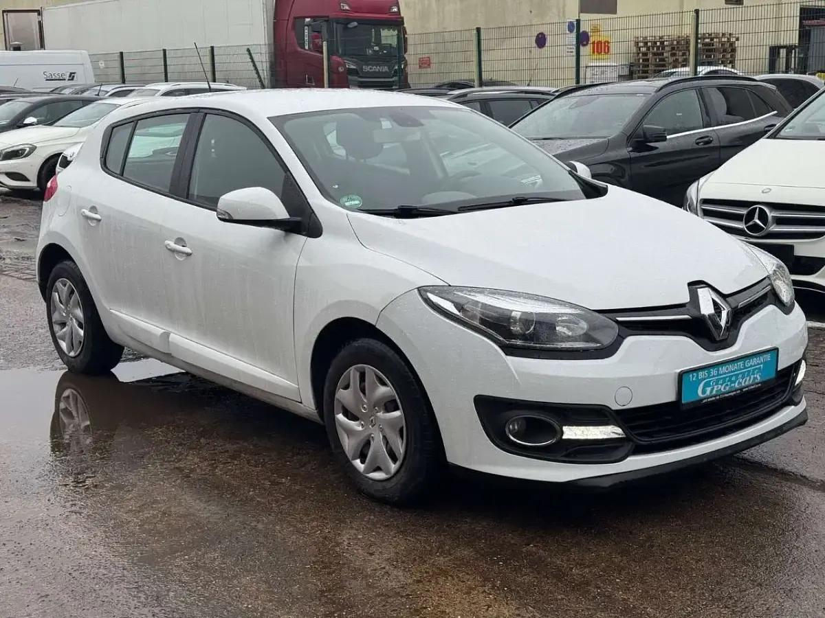 Gebraucht Renault Mégane Initiale Paris 110 PS (80 kW) 2014 Weiß Kleinwagen