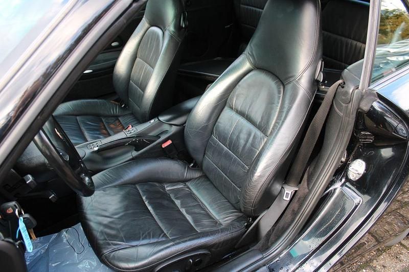 Gebraucht Porsche 911 Carrera Cabriolet 320 PS (235 kW) 2004 Tiefschwarz Cabrio