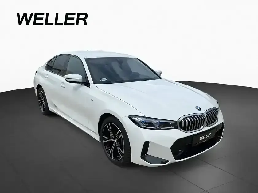 Gebraucht BMW 330e M Sport 292 PS (214 kW) 2025 Alpinweiss iii (weiß) Limousine