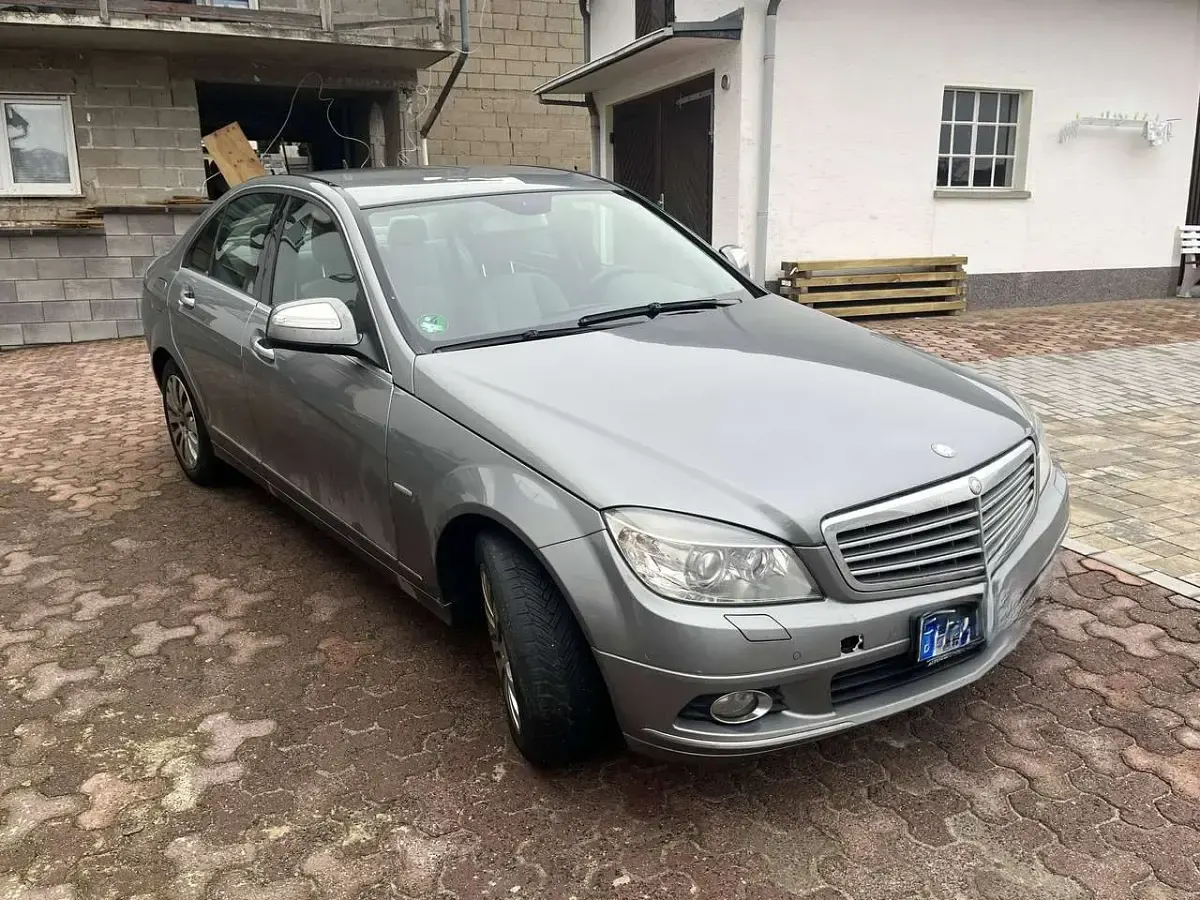 Gebraucht Mercedes C200 Elegance 136 PS (100 kW) 2008 Grau Limousine