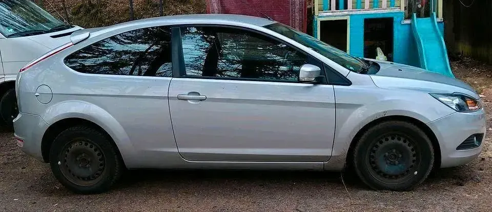 Gebraucht Ford Focus Titanium 115 PS (84 kW) 2009 Silber Limousine