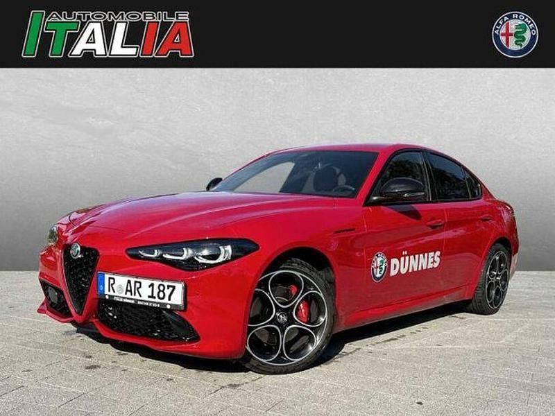 Rot Gebraucht 2023 Alfa Romeo Giulia Competizione Limousine | 48.899 € - Bild 1/4